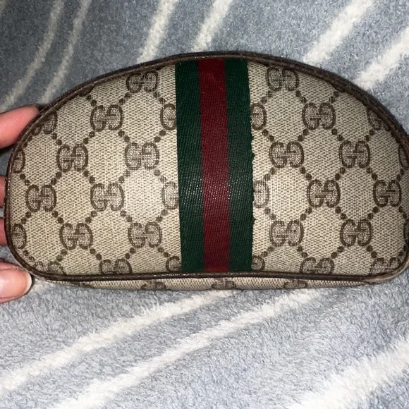 Authentic Vintage Gucci cosmetic bag - Picture 7 of 11